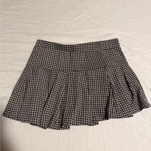 Classic Black and White Houndstooth Skirt by American Eagle